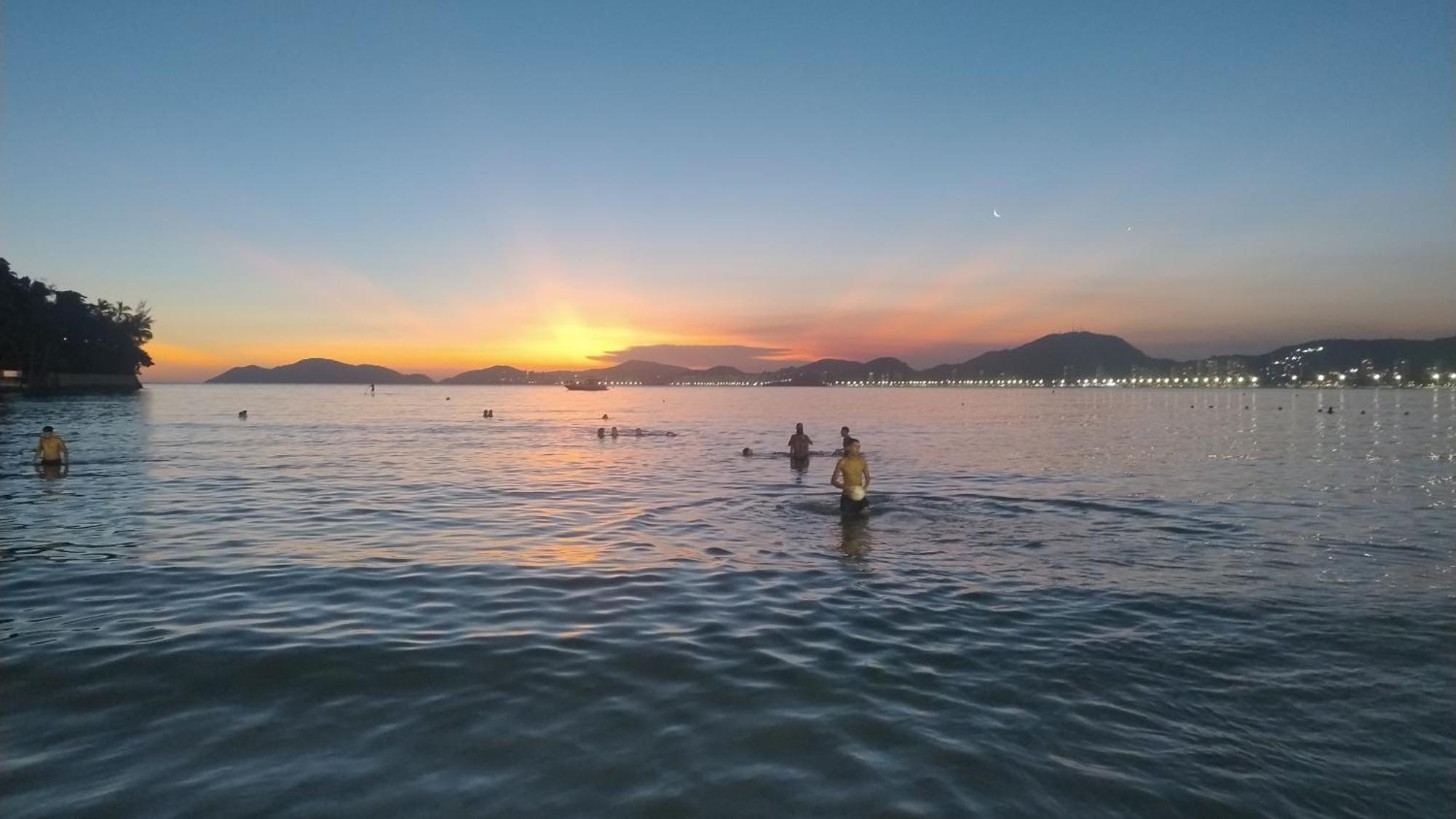 2 Enseada Tortuga Mobiliada * Guaruja